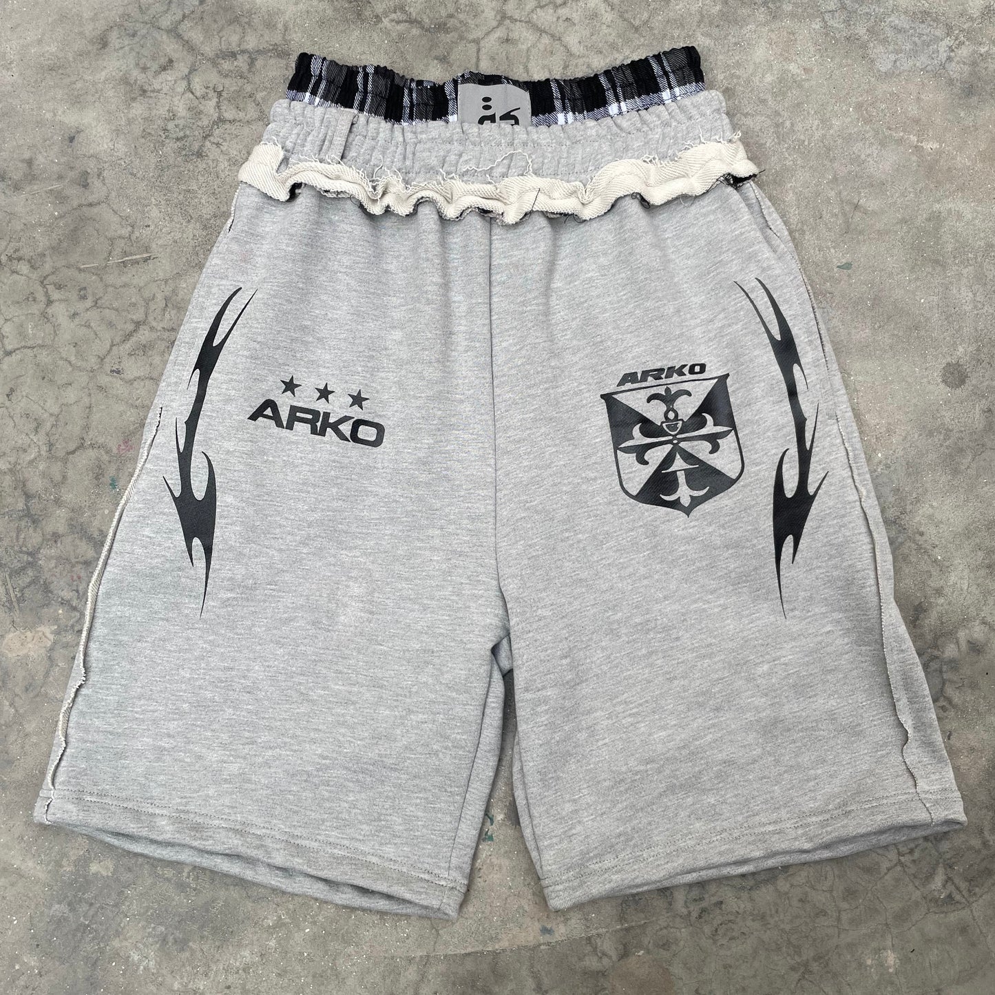 DISTRESSED BOXER SHORTS (GREY)