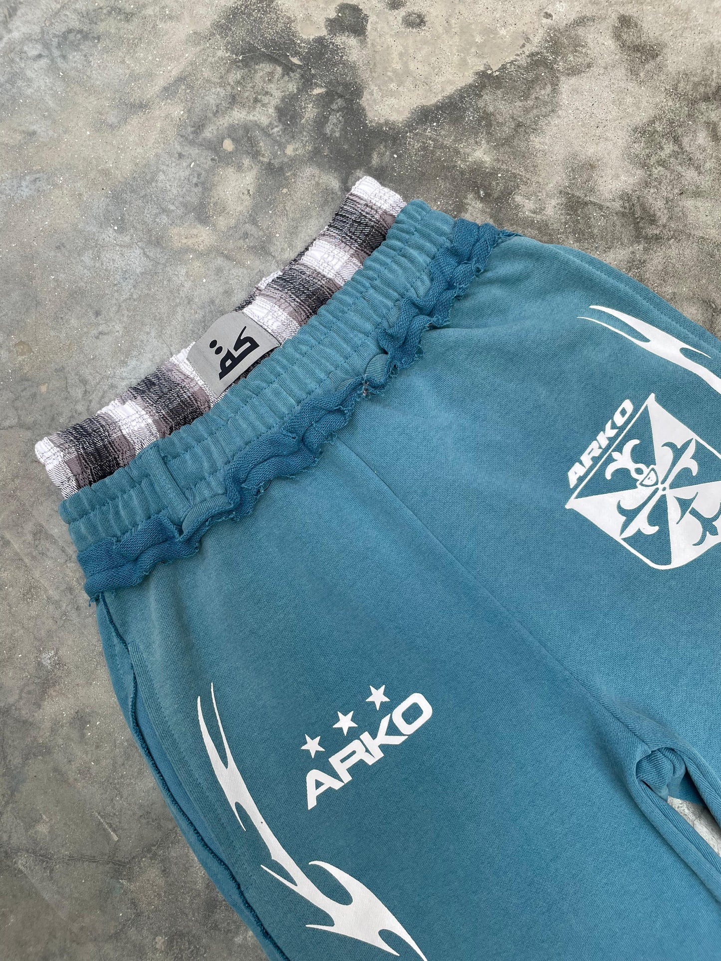 DISTRESSED BOXER SHORTS (BLUE)
